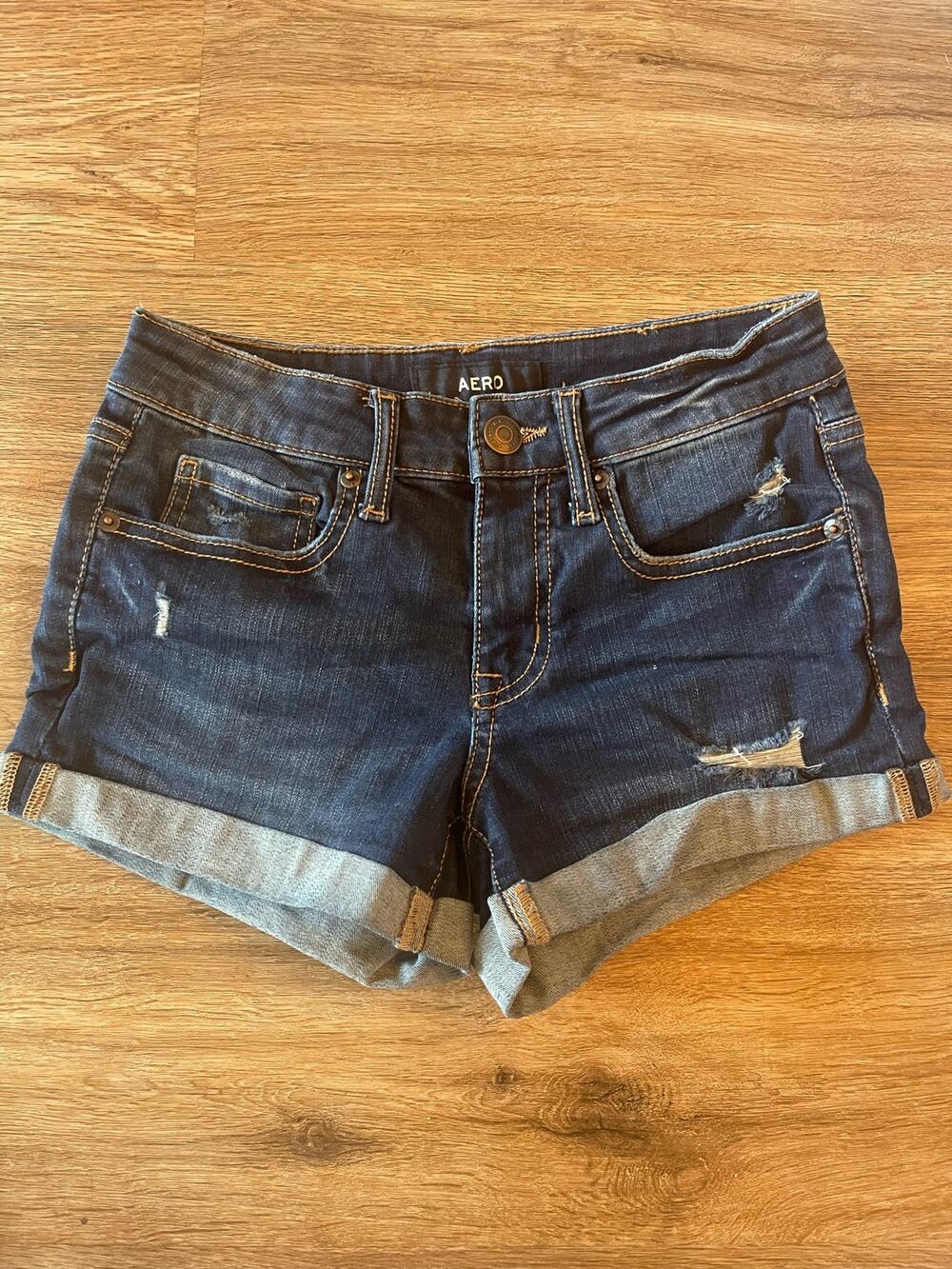 Aero Dark Wash Distressed Jean Shorts Size 4